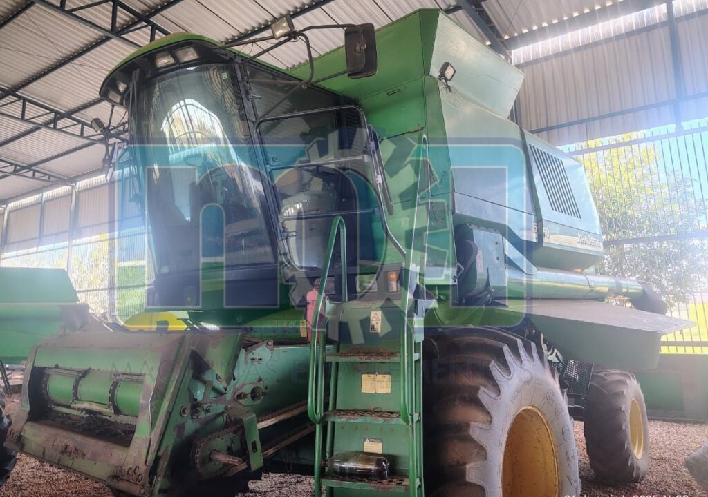 Colheitadeira John Deere 1550