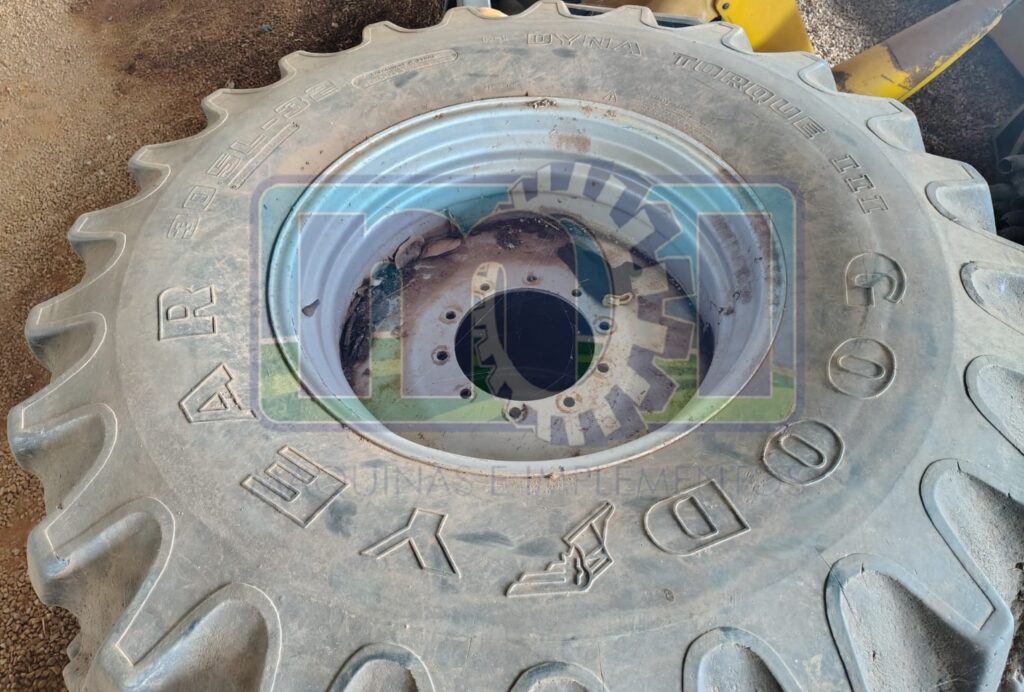 Conjunto Aro e Pneu 30.5L-32