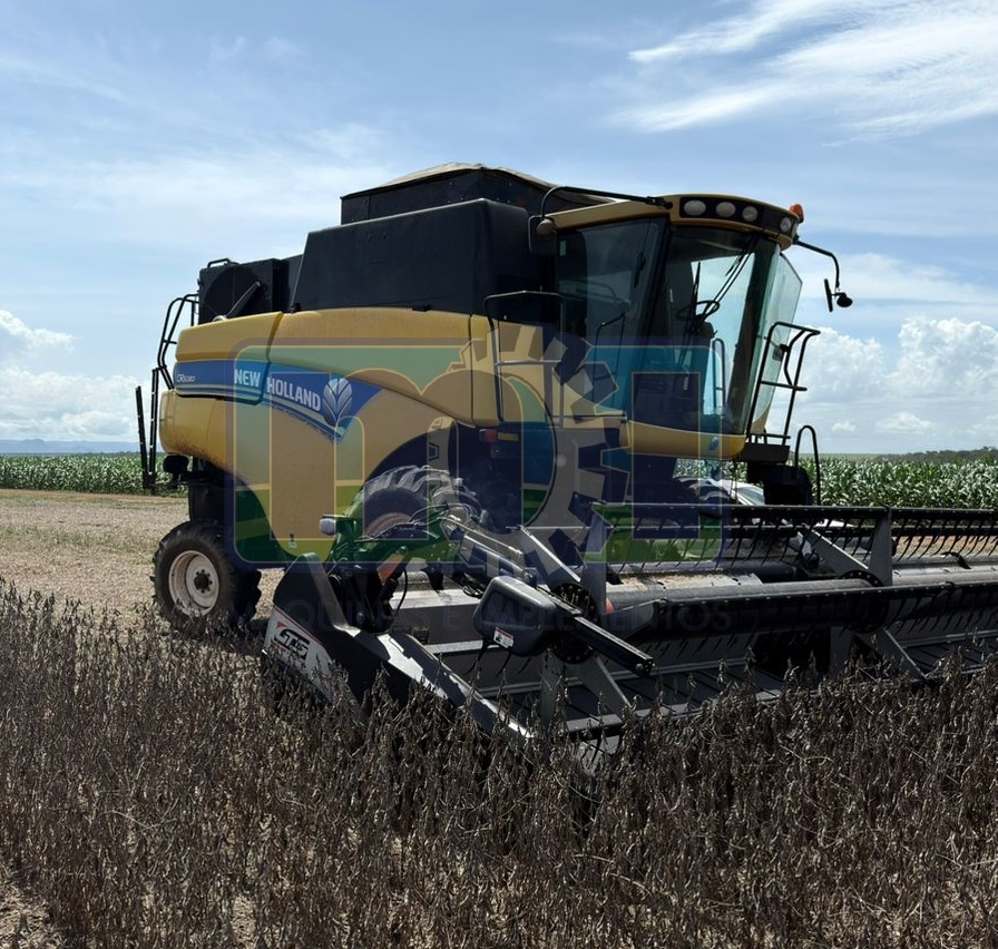 Colheitadeira CR 5080 com Plataforma Draper GTS 25 Pés