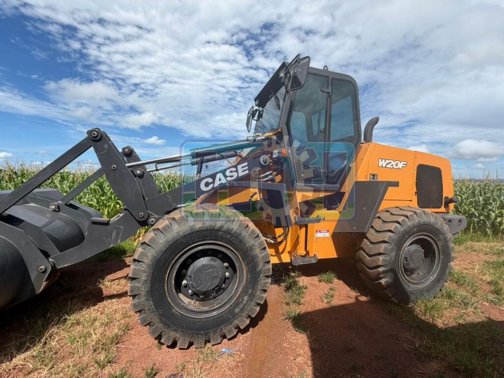 Pá Carregadeira W20F - CASE