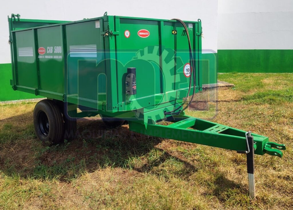 Carreta Forrageira Basculante 5T - Cremasco