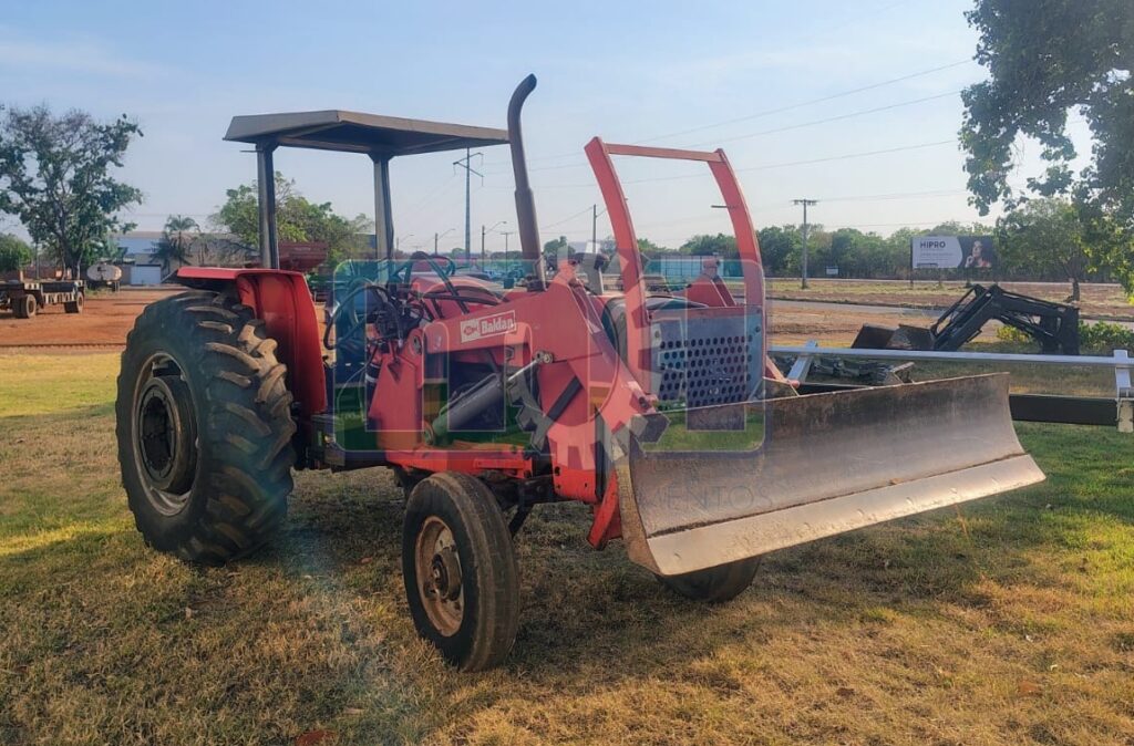 Trator Massey Ferguson 290 com Lâmina Frontal