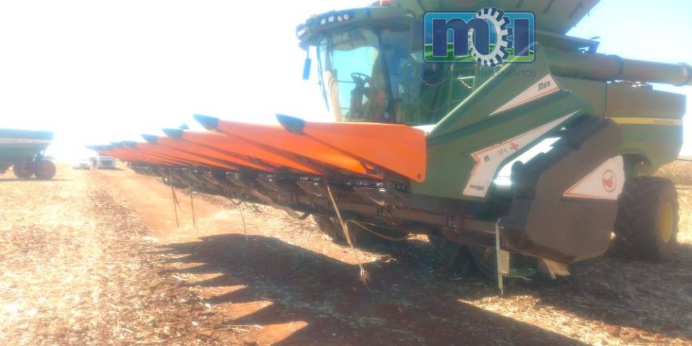 Visão Lateral Plataforma de Milho 12x50 Stara