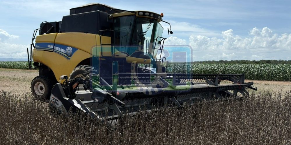 Colheitadeira CR 5080 com Plataforma Draper GTS 25 Pés