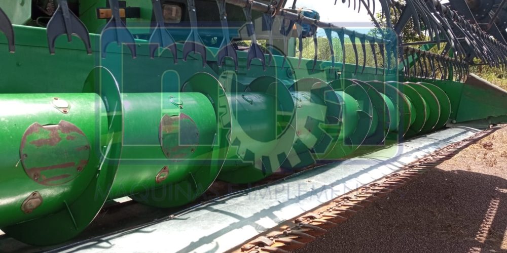 Colheitadeira John Deere 1175