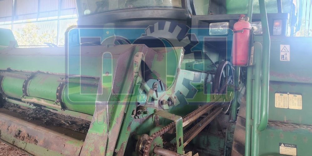 Colheitadeira John Deere 1550
