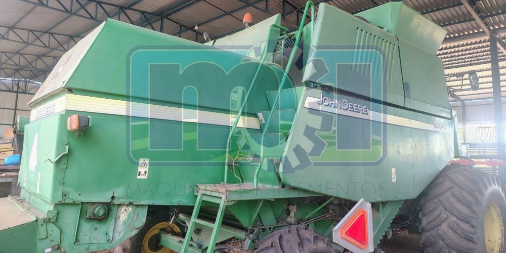 Colheitadeira John Deere 1550