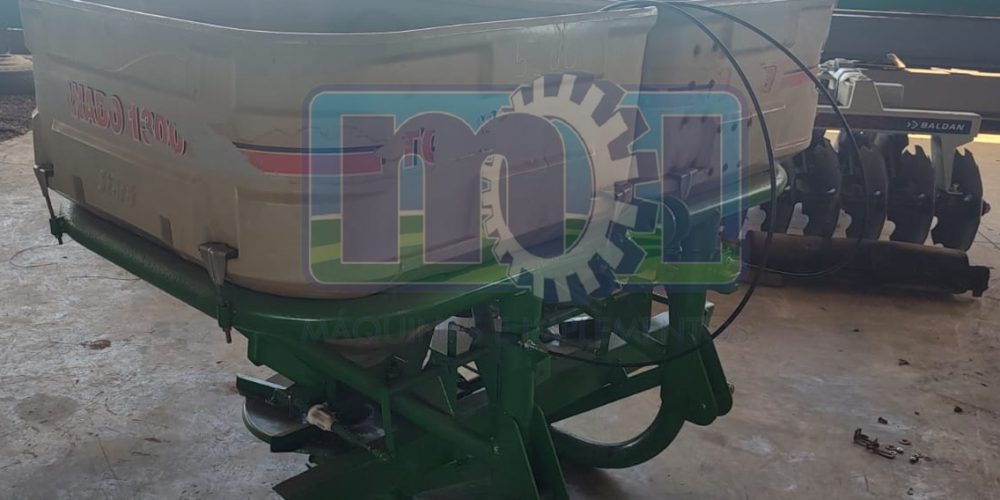 Distribuidor de Adubo Stara Tornado 1300