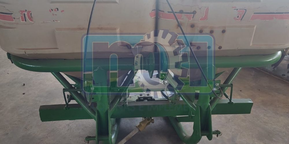 Distribuidor de Adubo Stara Tornado 1300