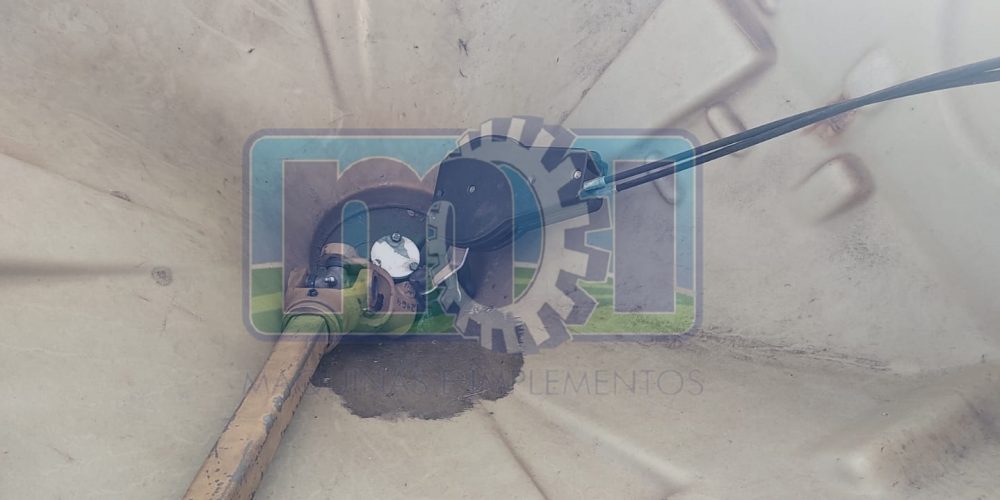 Distribuidor de Adubo Stara Tornado 1300
