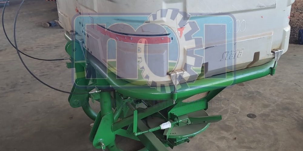 Distribuidor de Adubo Stara Tornado 1300