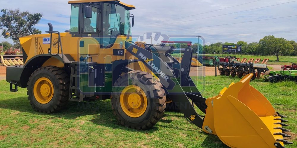 Pá Carregadeira MaxLoader 938