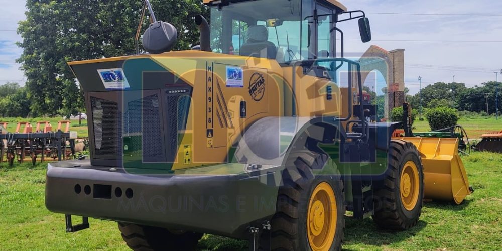 Pá Carregadeira MaxLoader 938