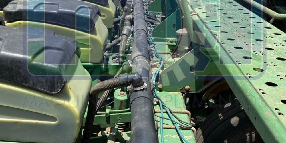 Plantadeira John Deere 2117 16x50 Ano 2014 Revisada com Mícron e caixa de micronutrientes.