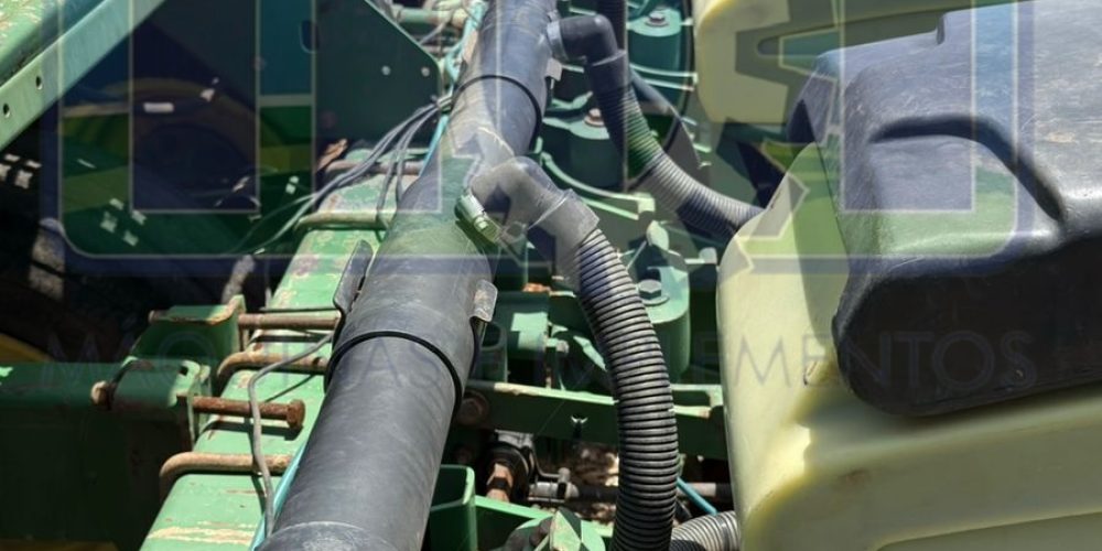 Plantadeira John Deere 2117 16x50 Ano 2014 Revisada com Mícron e caixa de micronutrientes.
