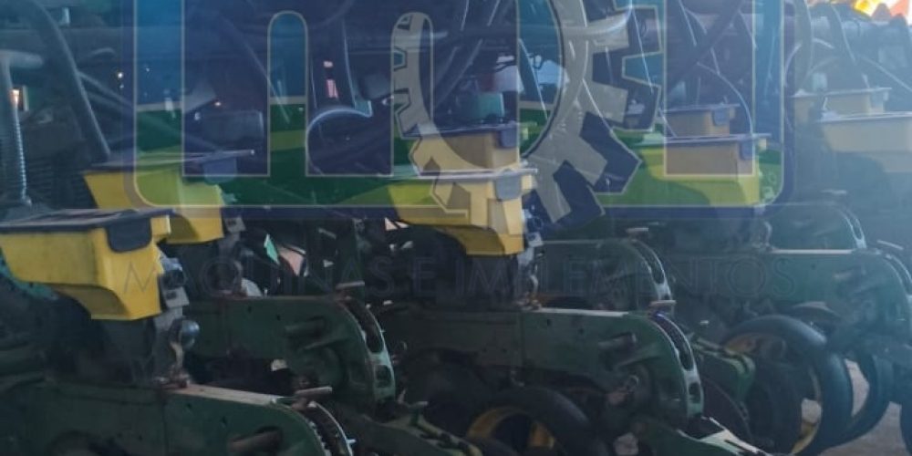 Plantadeira 12x50 John Deere 2113 CCS