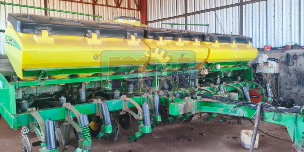 Plantadeira 12x50 John Deere 2113 CCS