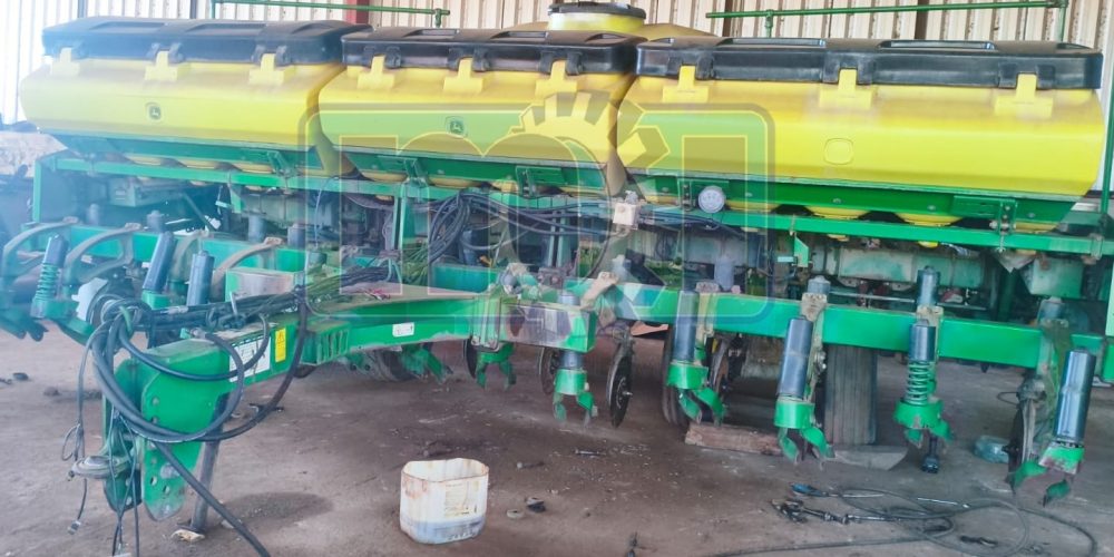 Plantadeira 12x50 John Deere 2113 CCS