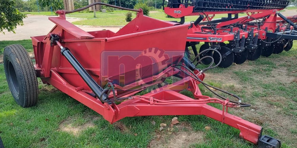 Raspadeira Agrícola - Scraper de 3 metros cúbicos