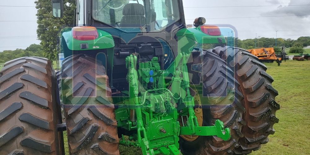 Trator John Deere 6145J