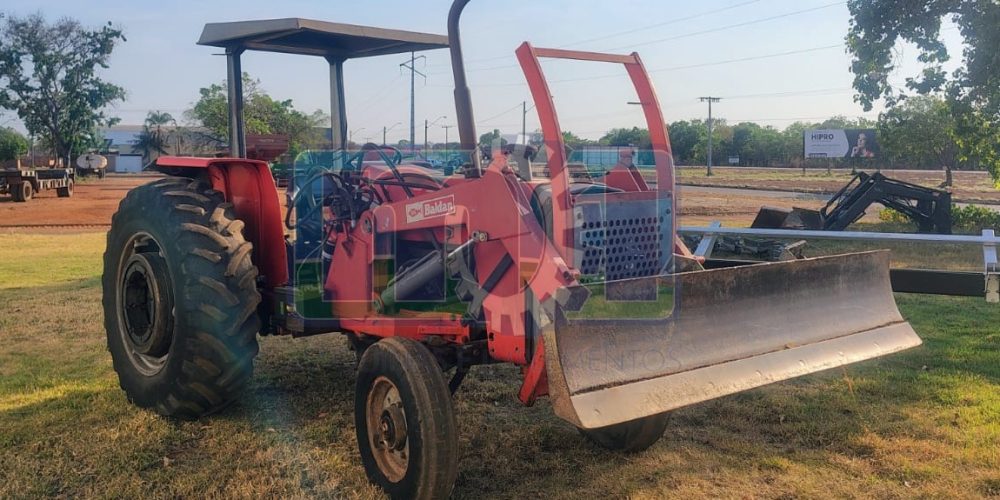Trator Massey Ferguson 290 com Lâmina Frontal