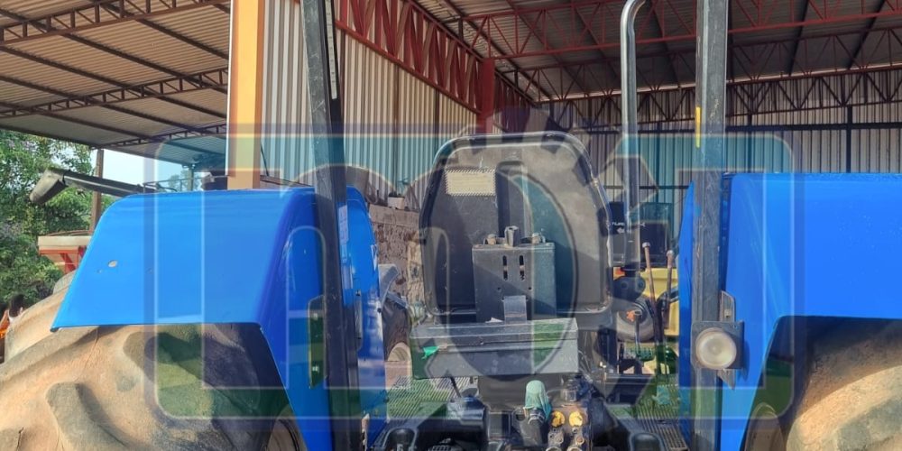 Trator New Holland 7630